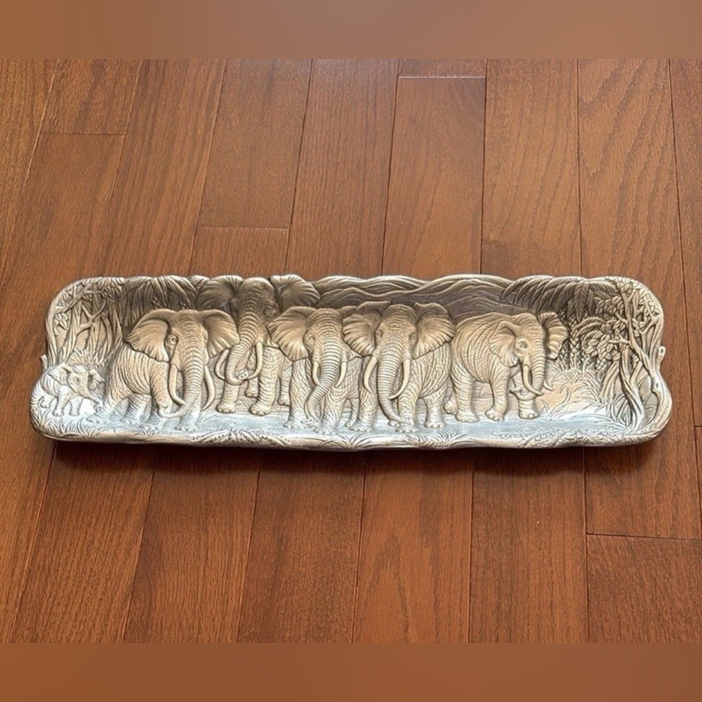 Arthur Court aluminum Elephant Tray Vintage 1986 GORGEOUS! 19”x6” Preowned EUC!